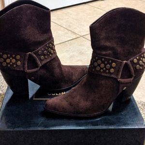 Colin Stewart suede ankle boots. Size 7 and 1/2